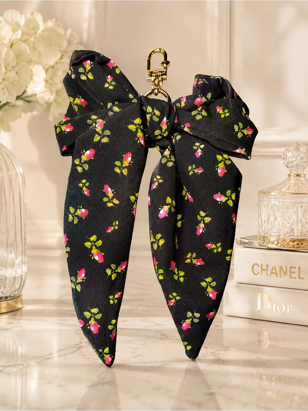 BETSEY JOHNSON Oversized Floral Bow Keychain & Bag Charm – NEW OFF MY BAG